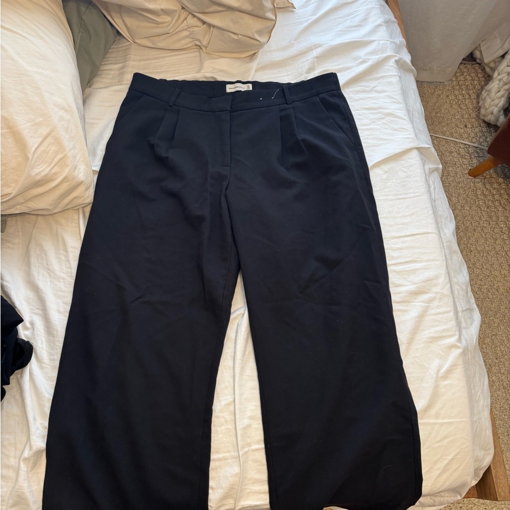 Abercrombie & Fitch Relaxed Black Wide-Leg Trousers